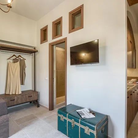 Апарт-отель Spanish Knights