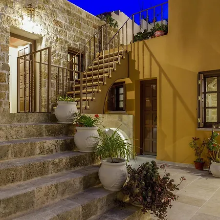 Апарт-отель Spanish Knights